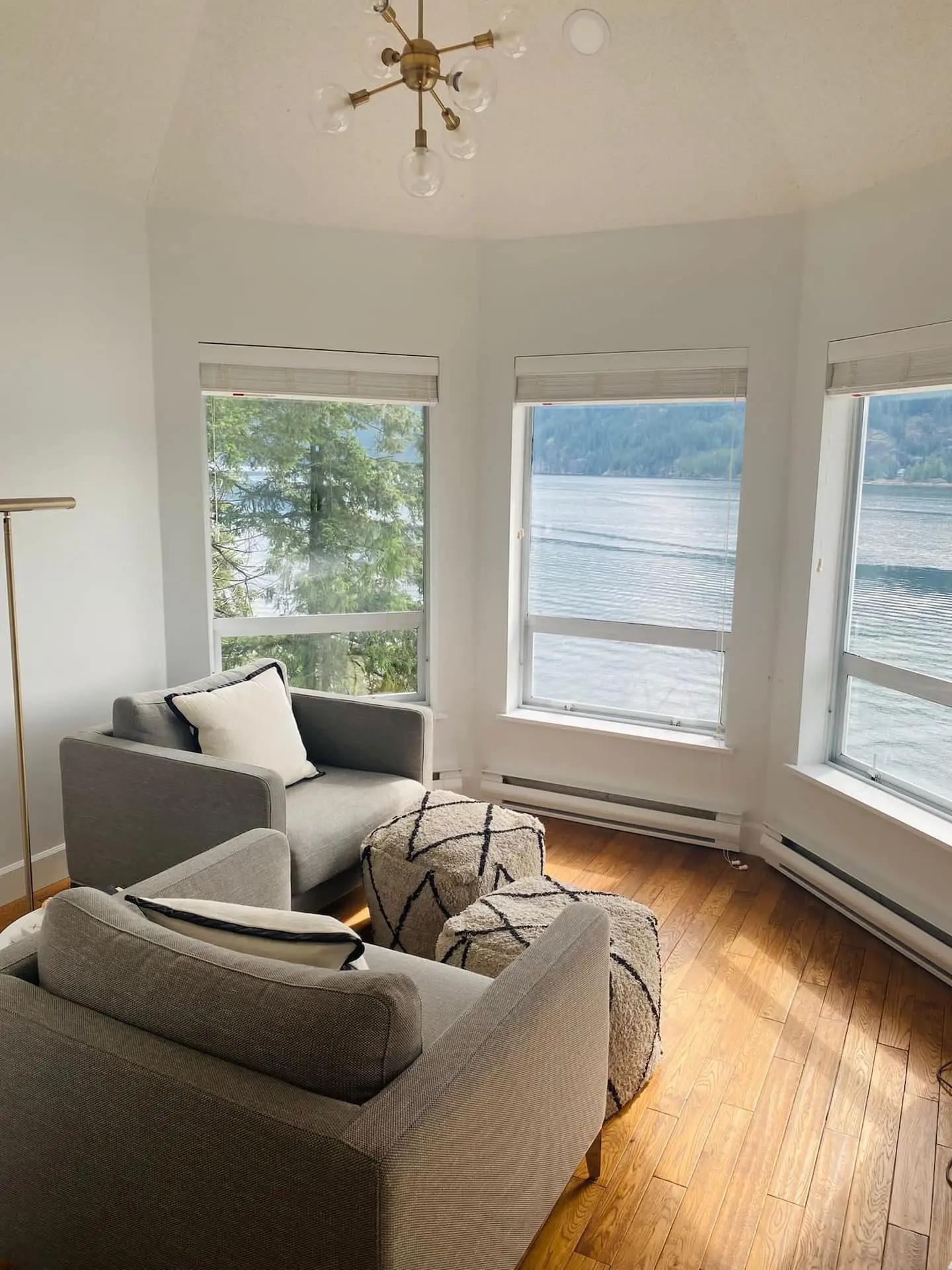 Sitting area in the turret with windows on three sides